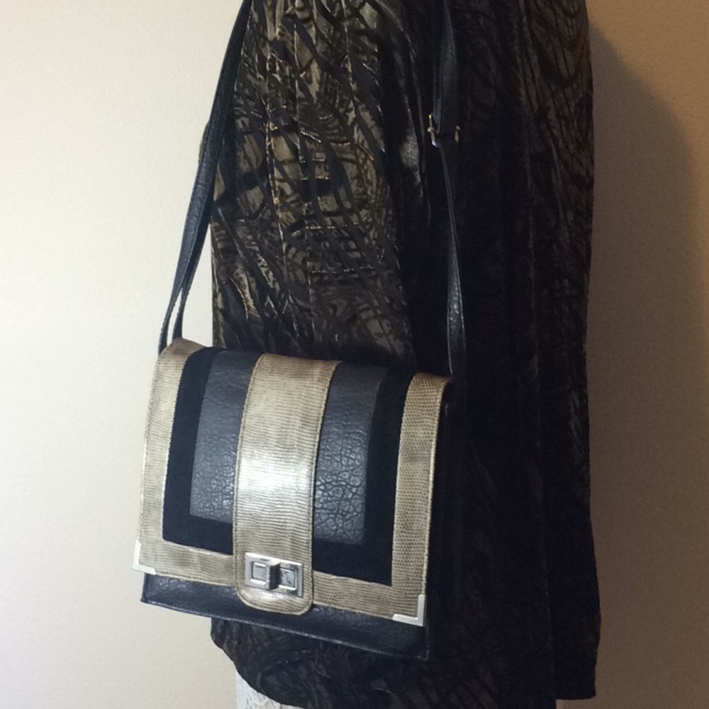 Handbag-9”Wx7”H